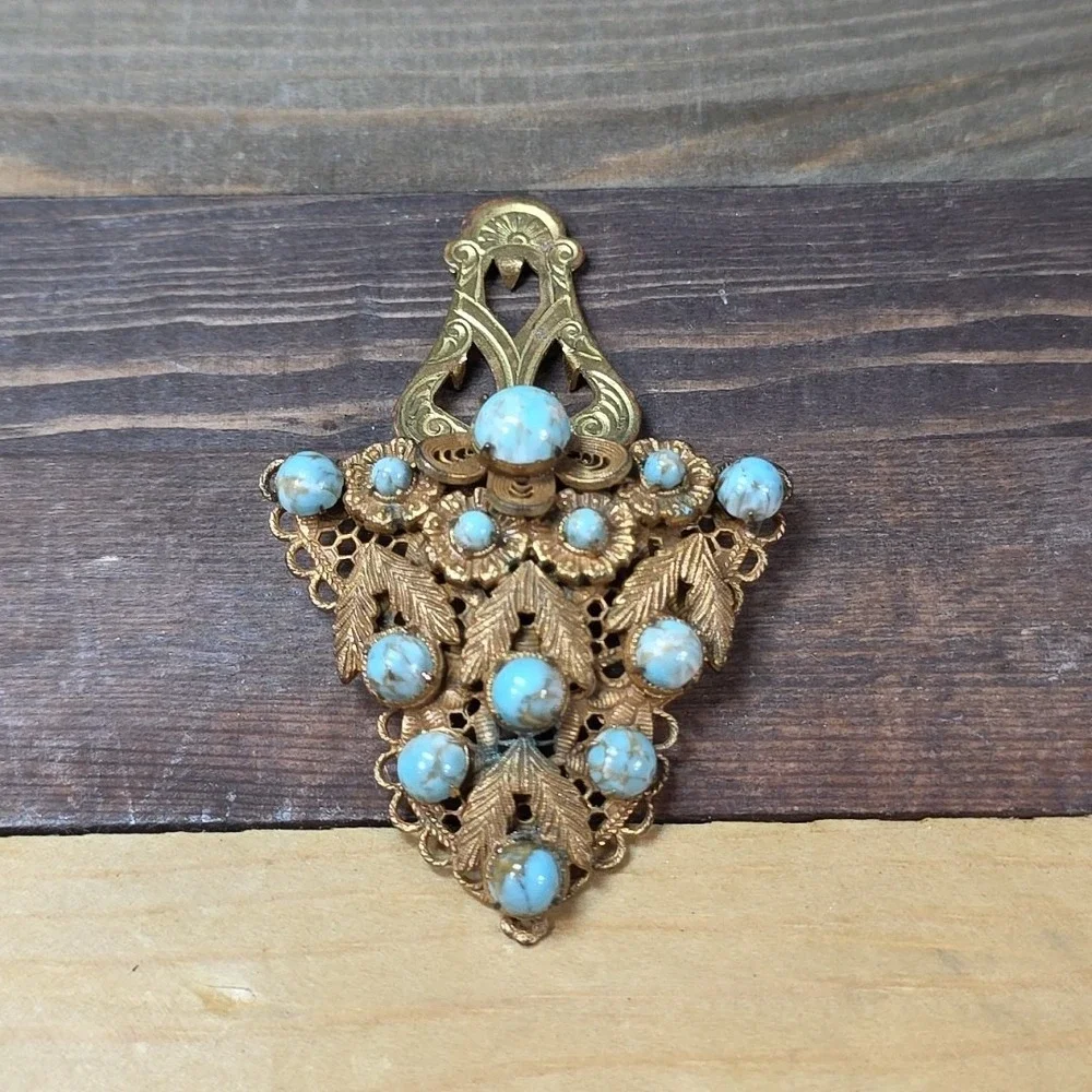 Vintage Gold Tone And Turquoise‎ Shaw Clip Scarf Broach